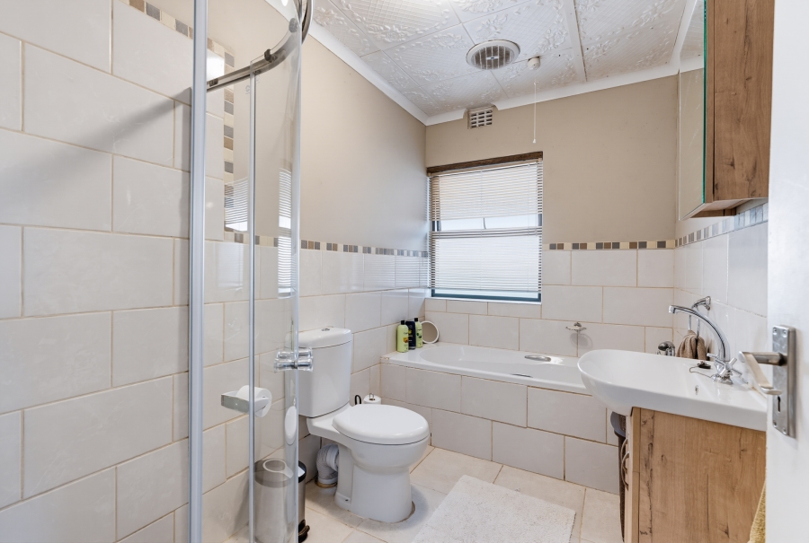 4 Bedroom Property for Sale in Edgemead Western Cape